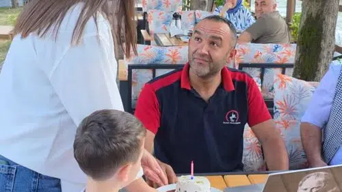 Düzce'de çocuklar babaları için pasta yaptı