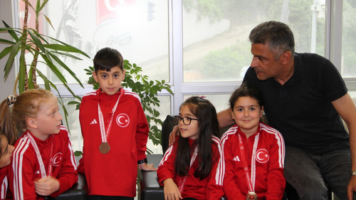 Karate sporcularından Yağlıdere Belediye Başkanı İbaş'a ziyaret
