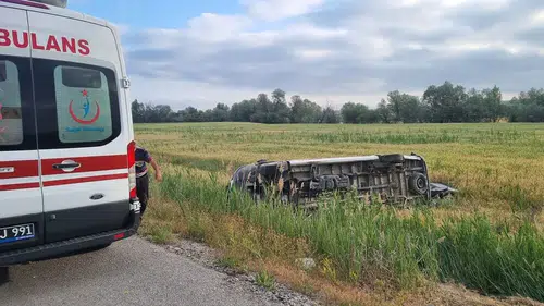 Düğün Sonrası Minibüs Devrildi: 17 Yaralı