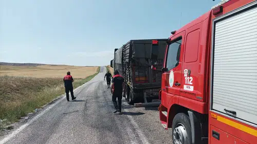 TIR’ın Arka Lastiğinde Çıkan Yangın Söndürüldü