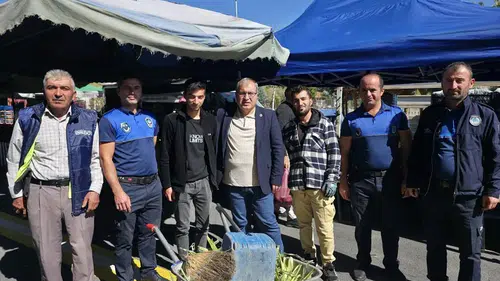 Ünlü, Pazarda Halkın Nabzını Tuttu