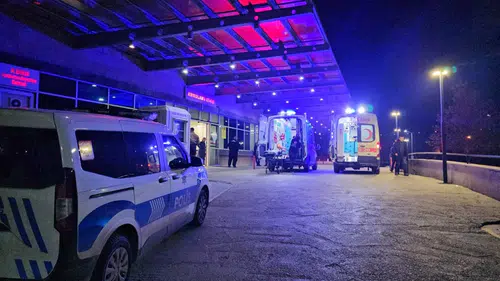 Rüstem Eren’de Bıçaklı Kavga: 2 Yaralı