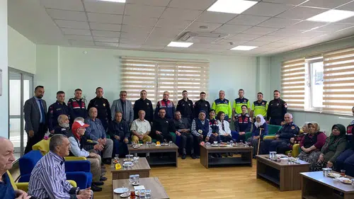 Huzurevi Sakinlerine Anlamlı Ziyaret