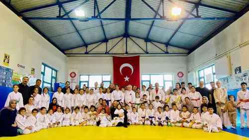 Genç Judocular Kuşak Atladı