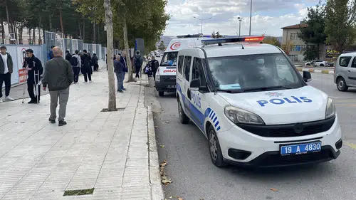 Cengiz Topel’de Bıçaklı Kavga