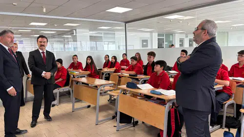 Müdürler, Rafinerideki Öğrencilerle Buluştu