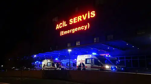 Otomobilin Çarptığı Anne ve Çocuğu Yaralandı