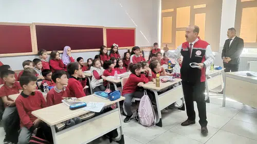 Miniklere Hayvan Sevgisi Anlatıldı