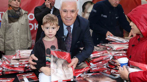 Bursa cumhuriyetine sahip çıkıyor