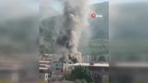 Çatı katında çıkan yangın paniğe neden oldu