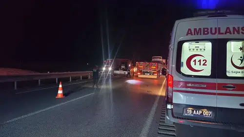 5 Araç Birbirine Girdi: 3 Yaralı