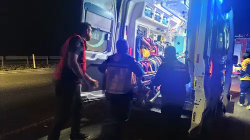 Devrilen Otomobilin Sürücüsü Yaralandı