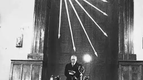 Tahtasız: Yel Kayadan Ancak Toz Alır, Varsa Cesaretiniz Getirin Sandığı