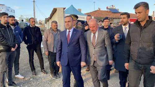 Bakan Kacır’dan Şehit Ailesine Ziyaret