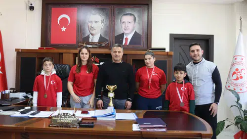 Başarılı Sporculara İl Müdüründen Tebrik