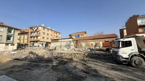 İtfaiye Alanından Ücretsiz Otoparka