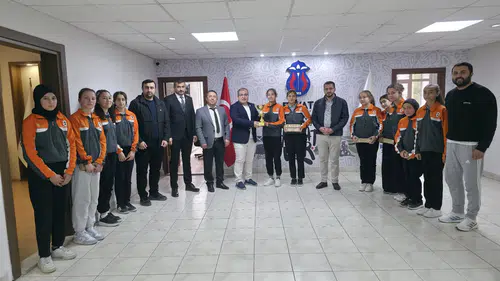 Hentbol Şampiyonalarından Ünlü’ye Ziyaret