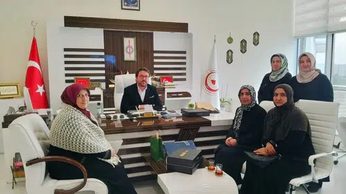 Saadet Partili kadınlardan 24 Kasım kutlama ziyaretleri