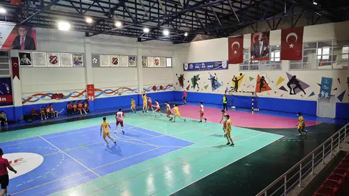 Okul Sporları Genç Erkekler Hentbol Müsabakaları Başladı