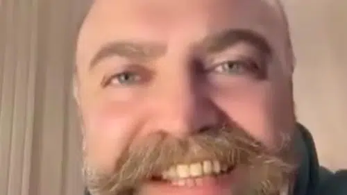 “Çorum Hakkındaki Alaycı Paylaşımından Özür Dilemelidir”