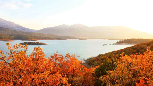 Adatepe Barajı etrafında kartpostallık görüntüler oluştu