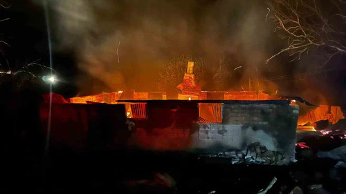 Alevlere teslim olan evde yanarak hayatını kaybetti