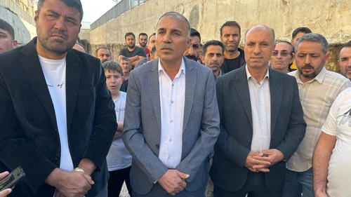 Alt geçit bitmeyince "bitme" noktasına gelen esnaf isyan etti