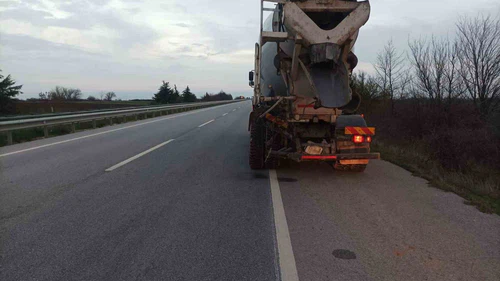 Babaeski’de beton mikseri ile otomobil çarpıştı: 1 yaralı