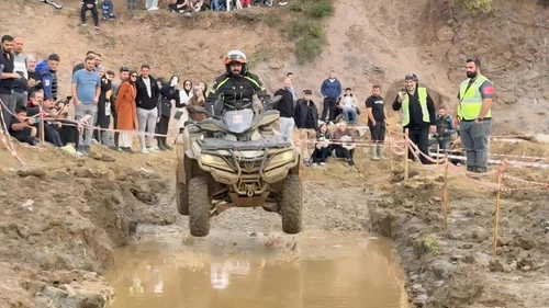 Gölcük’te ATV tutkunları zorlu parkurda mücadele etti