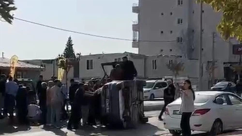 Otomobille çarpışan araç devrildi: 1 yaralı