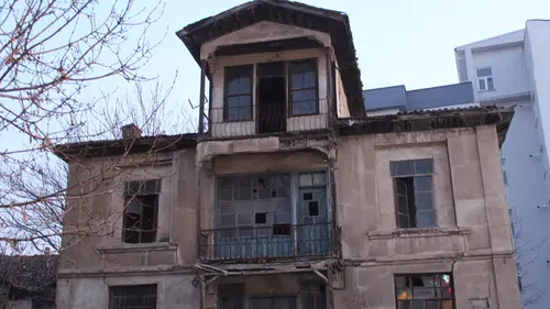 Tarihi Ev Yıkılmaya Yüz Tuttu