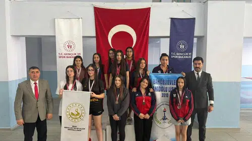 Okul Sporları Gençler Yüzme Müsabakaları Tamamlandı