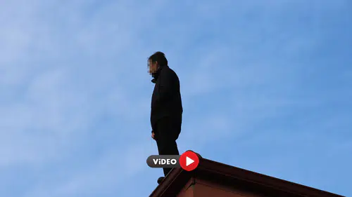 Çatıda İntihara Kalkıştı, Müdür Devreye Girdi