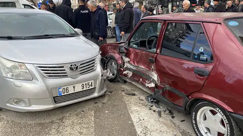 Üç Birbirine Girdi