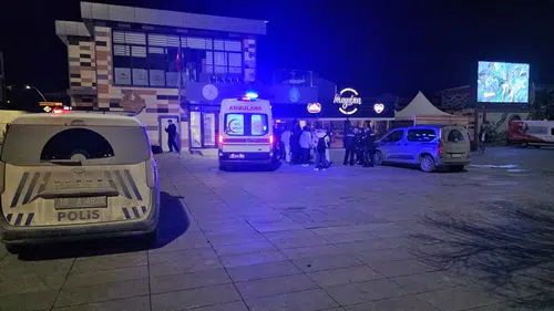 Bıçaklı Saldırıya Uğrayan Genç Yaralandı