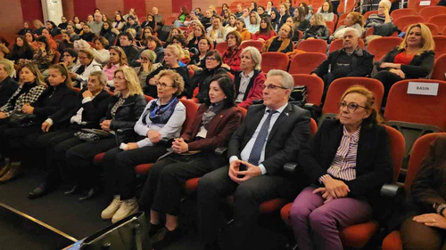 Nazilli’de Cumhuriyetin ilk kadın vekilleri konuşuldu