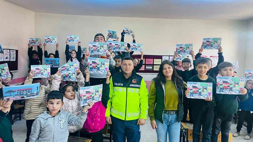 Pozantı’da ilkokul öğrencilerine trafik eğitimi