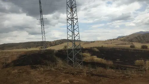 Tarlada Yangın Çıktı, Arazi Küle Döndü