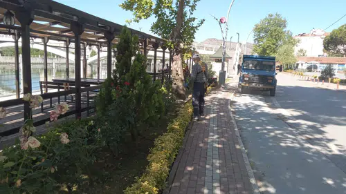 Osmancık'ta Park ve Yeşil Alanlarda Bakım Çalışmaları Sürüyor