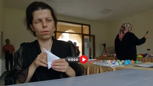 Görmediği Figürlere Şekil Veriyor