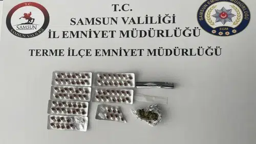 Samsun'da bir kişinin aracında ve üzerinde uyuşturucu bulundu