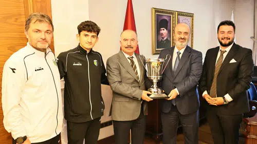 Vali Çalgan, Türkiye İkincisi Futbolcuları Ağırladı