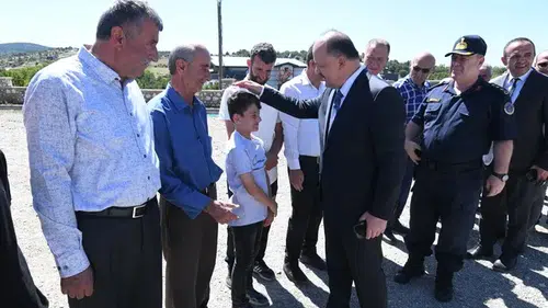 Kastamonu'da sağlıklı koşullarda olmadığı için el konulan 45 kilogram midye imha edildi