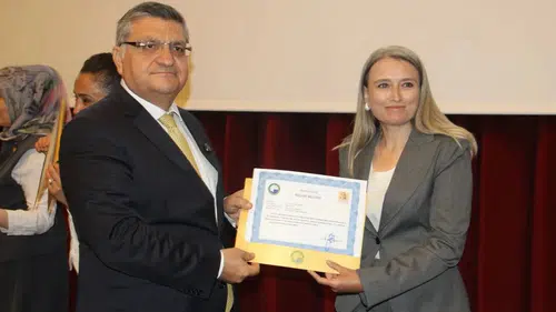 Sinop'ta eğitim çalışanlarına başarı belgesi verildi