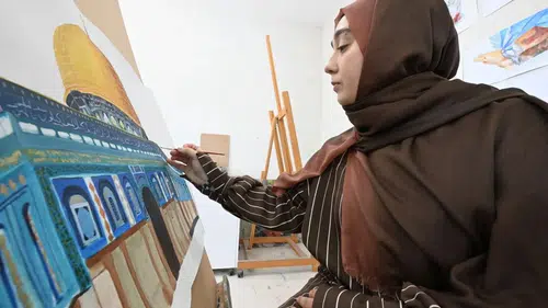 Düzceli üniversite öğrencisi, Filistinlilerin acılarını ve umutlarını tuvaline taşıyor