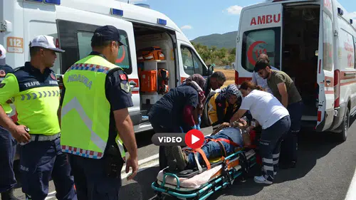 Otomobil, Trafik Levhasına Çarptı