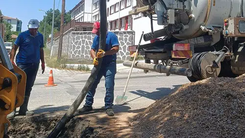 Boş Arsalar Temizleniyor, Altyapı Çalışmaları Sürüyor