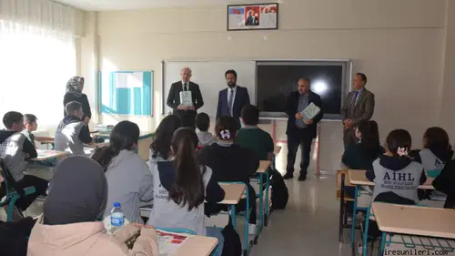 Espiye'de öğrencilerine Kur'an-ı Kerim hediye edildi