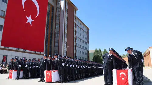 Trabzon, Rize ve Bayburt'ta eğitimlerini tamamlayan 579 polis adayı mezun oldu