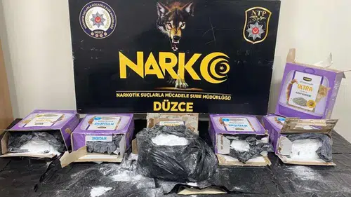 Düzce'de yolcu otobüsünde uyuşturucuyla yakalanan zanlı tutuklandı
